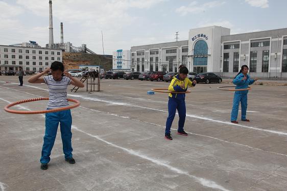 女子组呼啦圈比赛